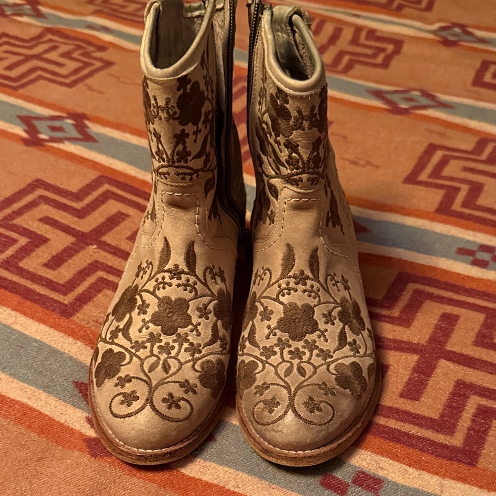 Taos Footwear Embroidered Ankle Boots - Brown and Tan